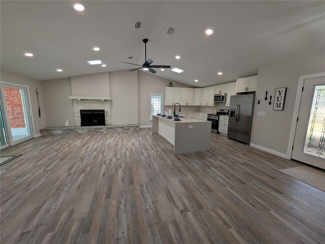Photo - 4368 Marine Pkwy