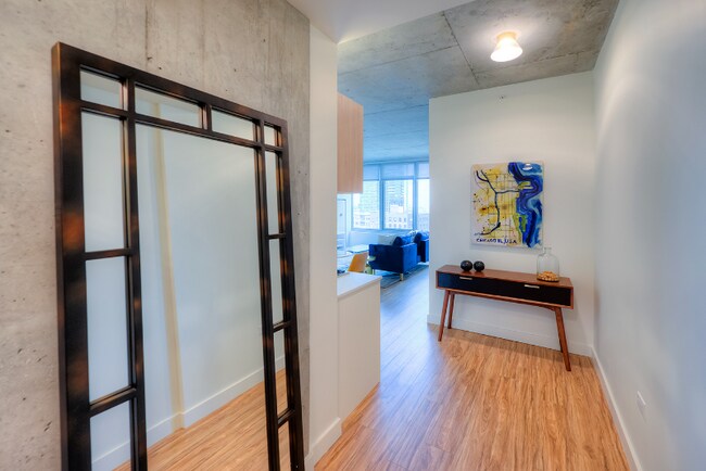 Photo - 172 N Desplaines St