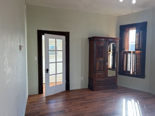 Photo - Beautifully Renovated, Pet Friendly Victor...