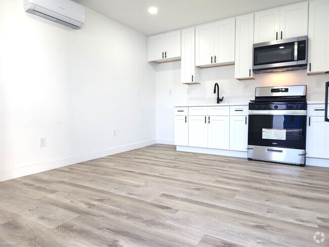 Building Photo - 1 br, 1 bath Triplex - 1830 Newton Avenue ... Rental