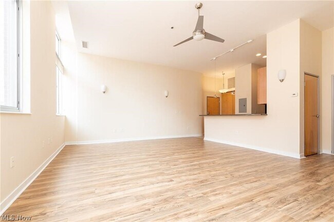 1951 W 26th St Unit 316