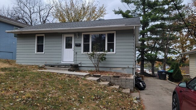 Photo - 9 Hillside Ave