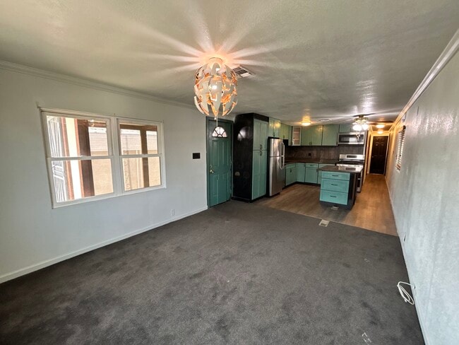 4400 W Missouri Ave
