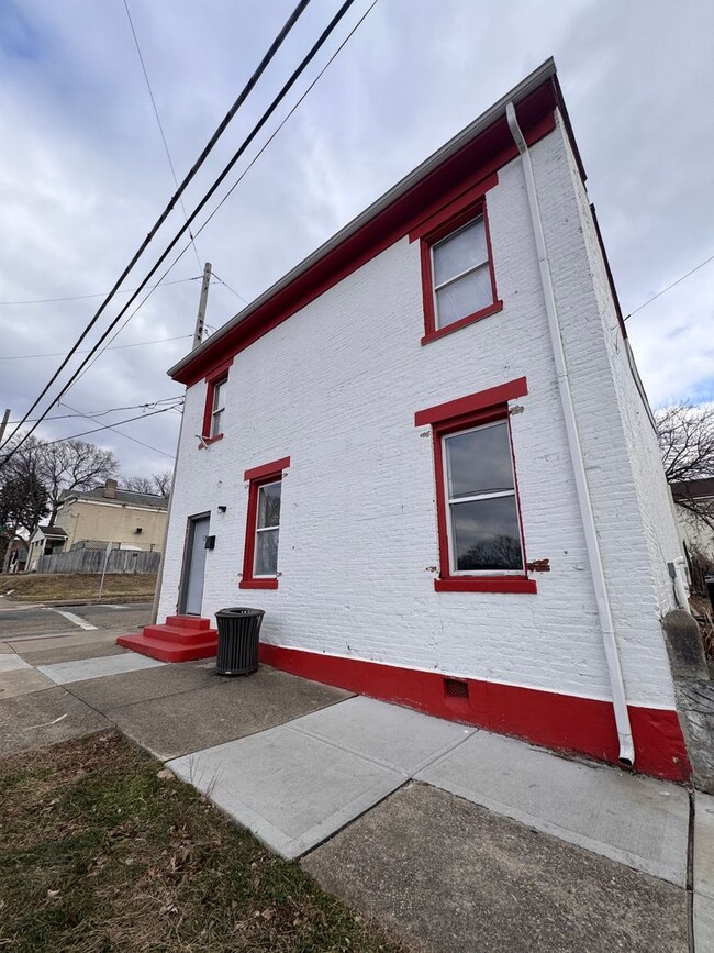 Building Photo - 538 S Front St Unit #1