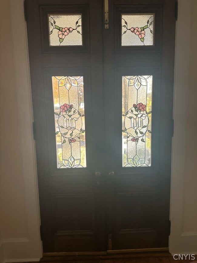 Photo - 206 E Genesee St