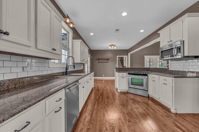 Photo - 1154 Buggy Cove