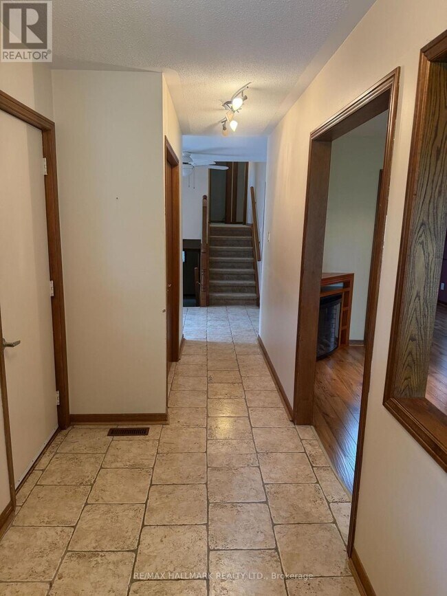 Photo - 75 Golfview Crescent