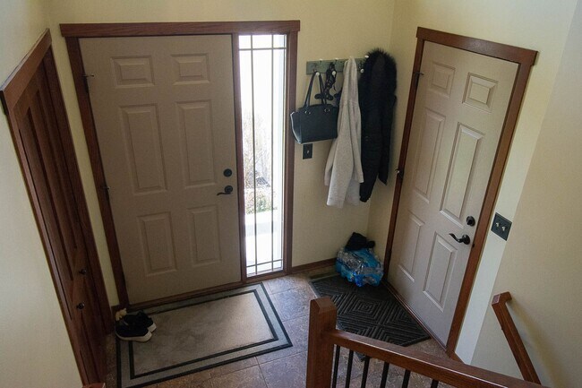 Photo - Spacious NW Home with Fenced Yard & Deck