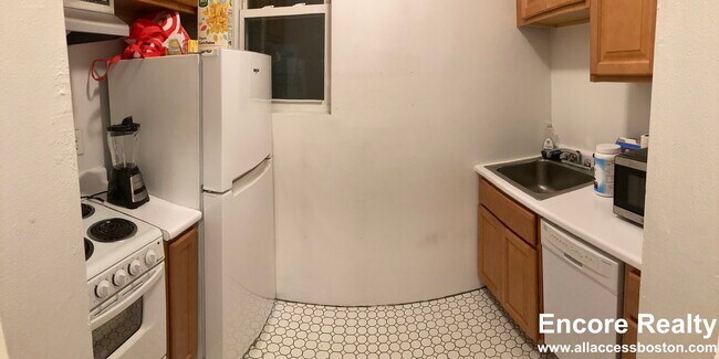 Building Photo - 111 Norway St Unit 311