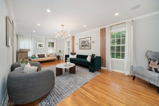 Photo - 69 Penwood Dr