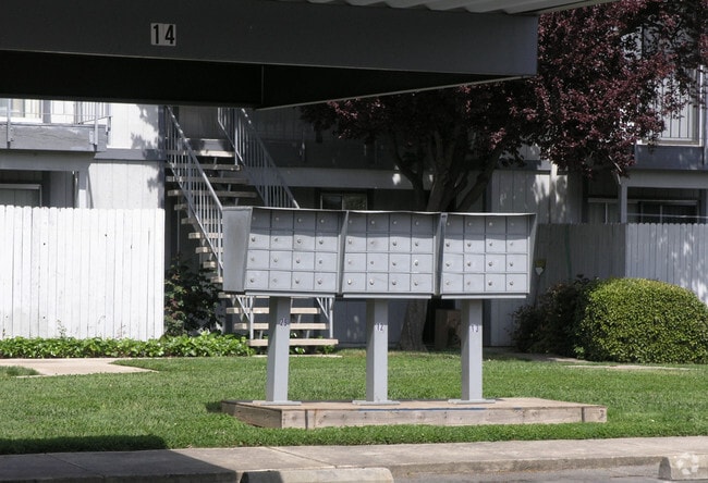 Photo - Southcrest Apartments