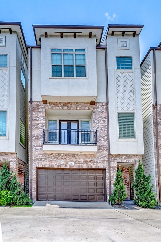 Photo - 2209 Chenevert St