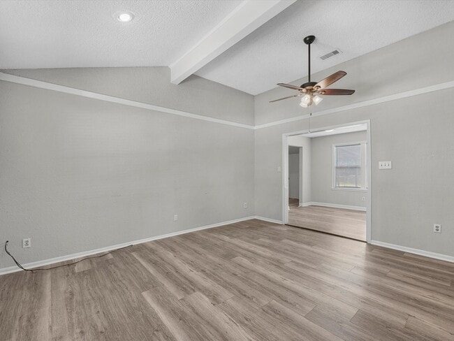 Photo - 212 N Shady Oaks St