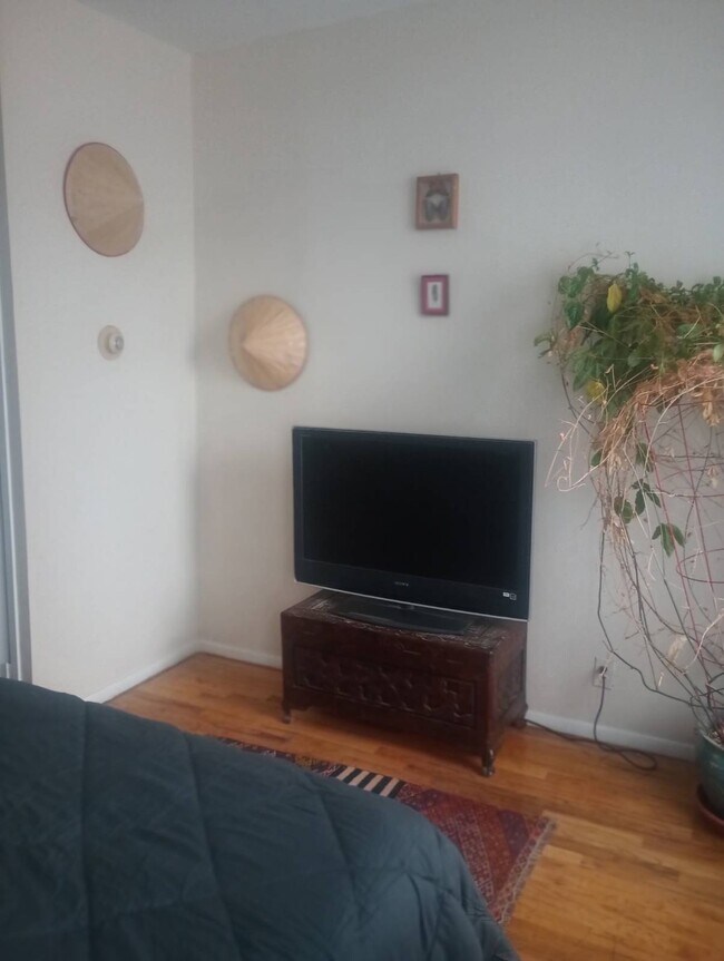 Photo - 572 Union St