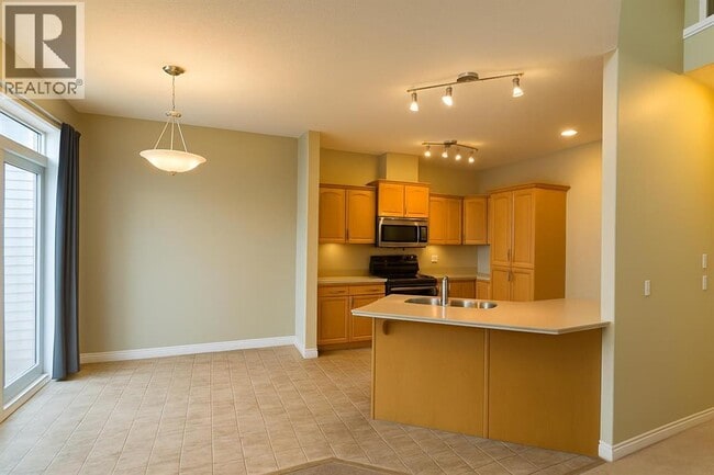 11338-11382 82 Ave