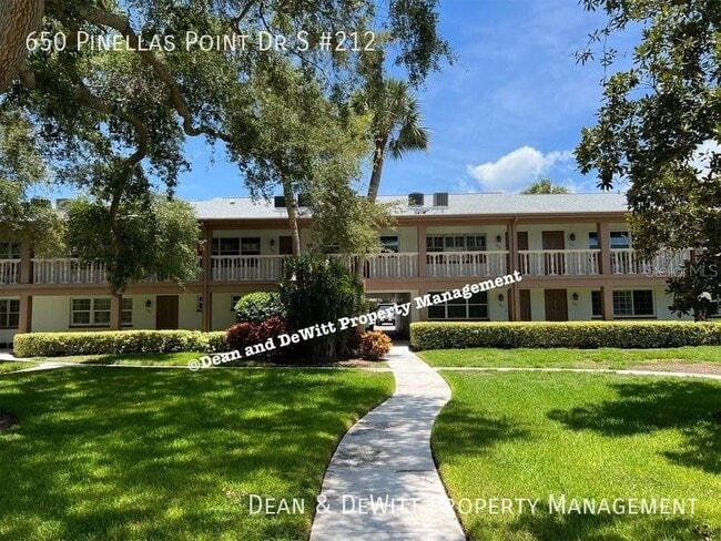 Building Photo - 650 Pinellas Point Dr S Unit 212