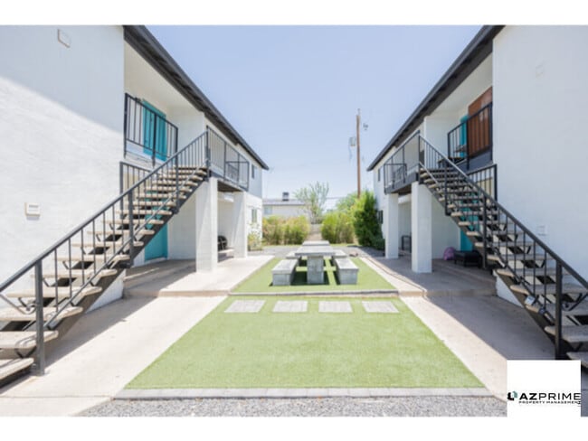 Photo - FREE FIRST MONTH'S RENT MOVE-IN SPECIAL! Charming 2/1 Phoenix Condo!