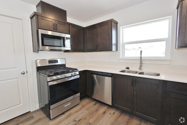 Building Photo - 1050 Bighorn St Unit D Rental