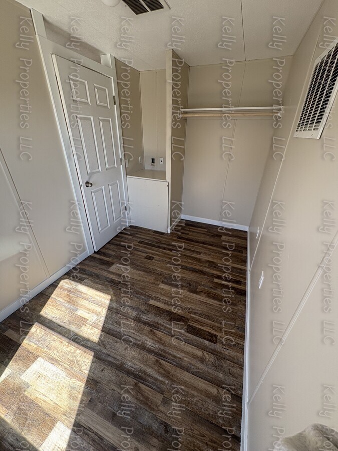 Photo - 510 33rd Ave NW