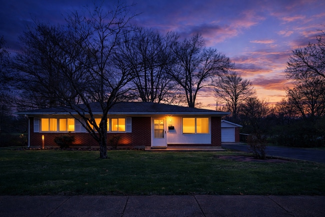 Photo - 2403 Meadow Dr