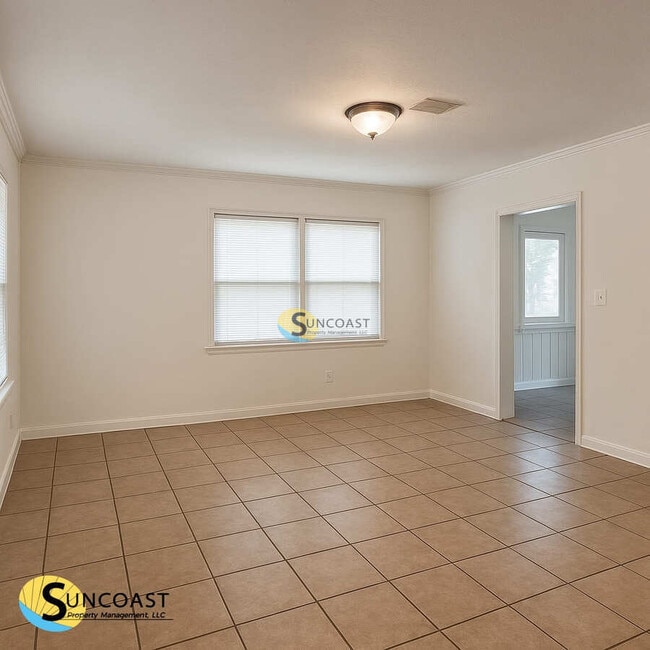 Photo - 478 W 58th St