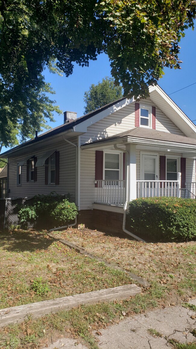 Photo - 2512 Oakwood Ave