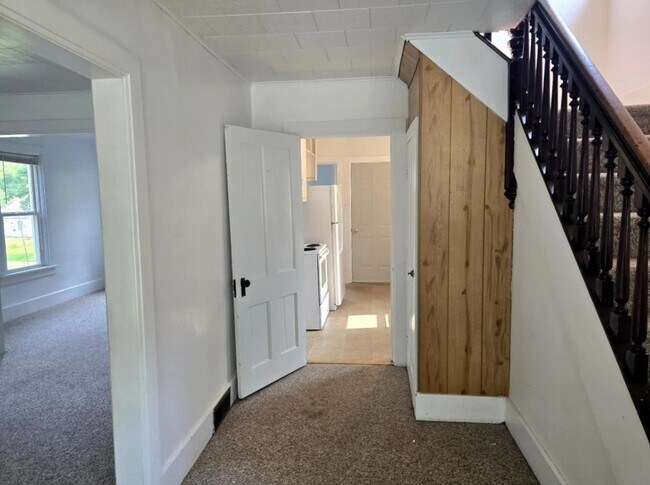 Photo - 320 W Cedar St