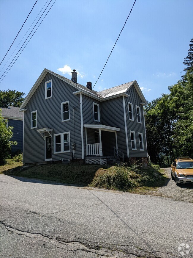 Rentals under 3,000 near Northfield MA 9 Rentals