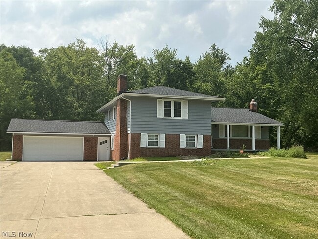 Building Photo - 3732 Maplecrest Rd
