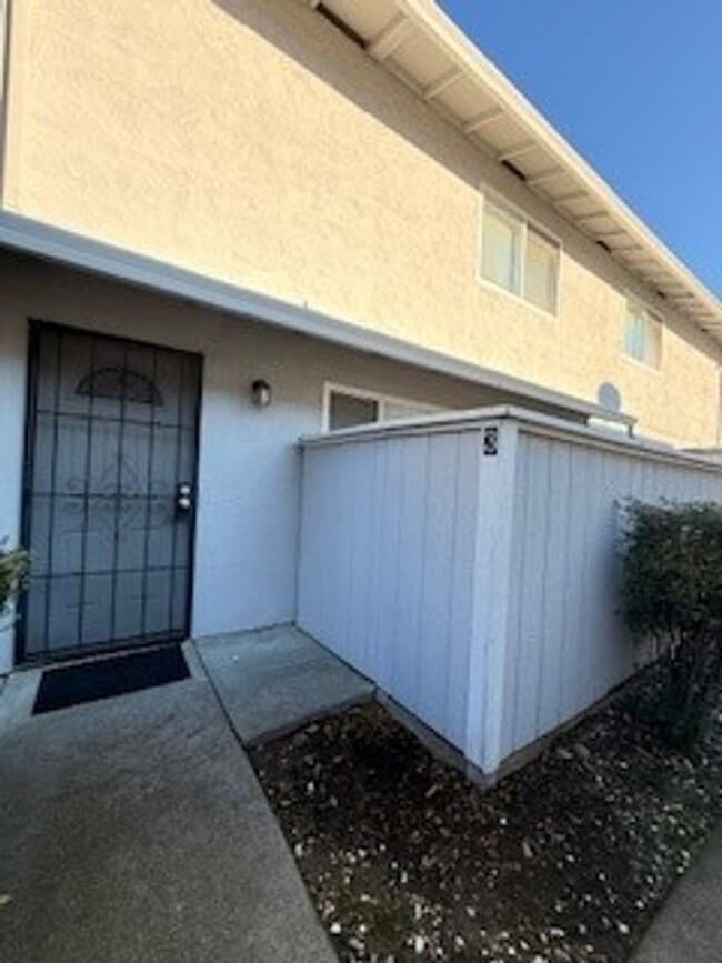 Building Photo - Eldorado on the Park