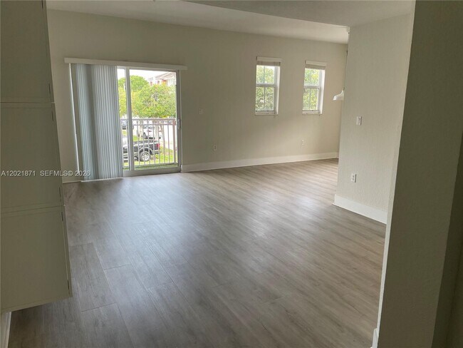 Photo - 11102 NW 83rd St Unit 201