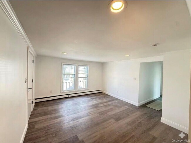 Photo - 610 Laurelton Blvd Unit 1