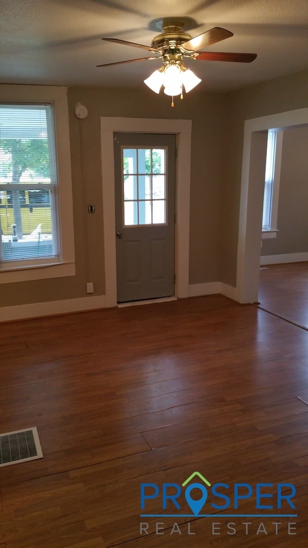Photo - 5 Bedroom House with a Nice Big Yard - Ava...