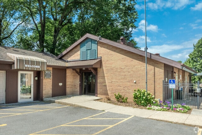 Leasing Office