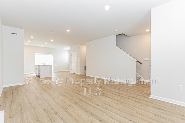 Photo - 204 Sandy Rdg Rd