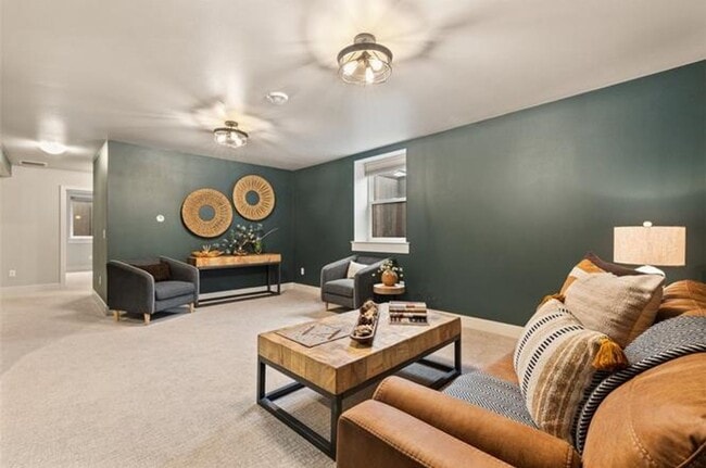 Photo - 4 Bed / 3 Bath Home in Silver Creek Estate...