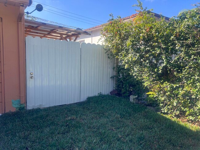 Photo - 210 W 60th St Unit B