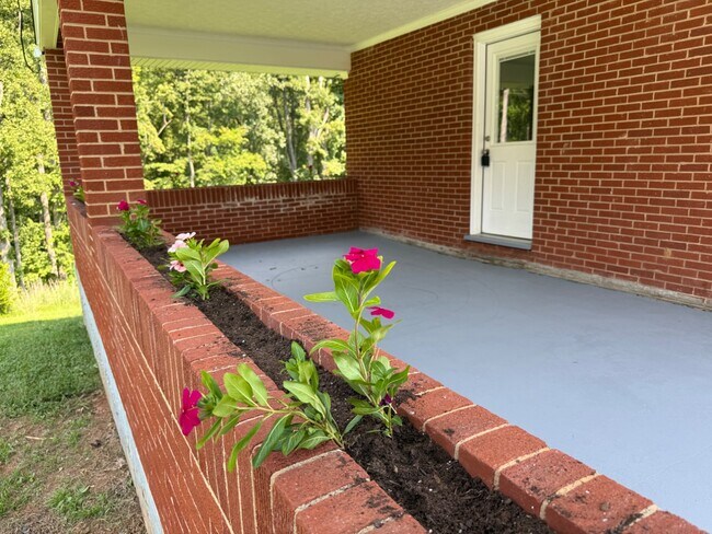 Photo - 369 Pleasant Hill Rd