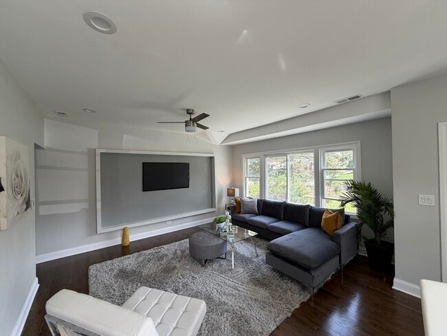 Photo - 544 Glendale Ave