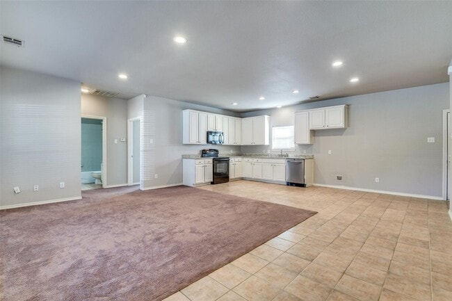 Photo - 8690-8690 Holly St