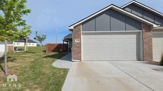 Building Photo - 5794 E Bristol Cir