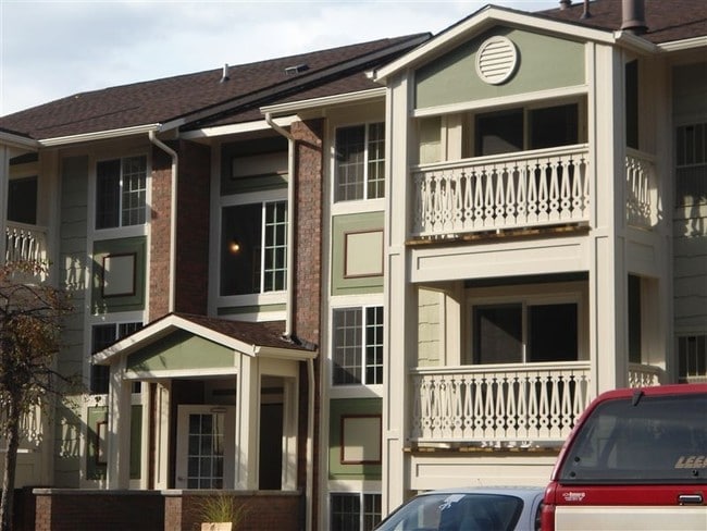 Building Photo - Little Traverse Village Rental