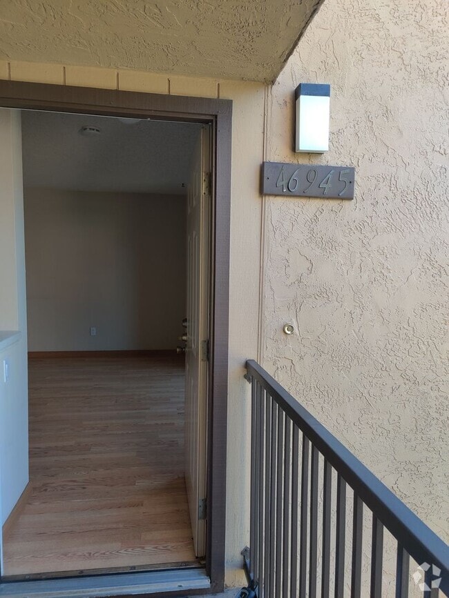 Building Photo - Beautiful Condo South Fremont Community - ... Unit 55