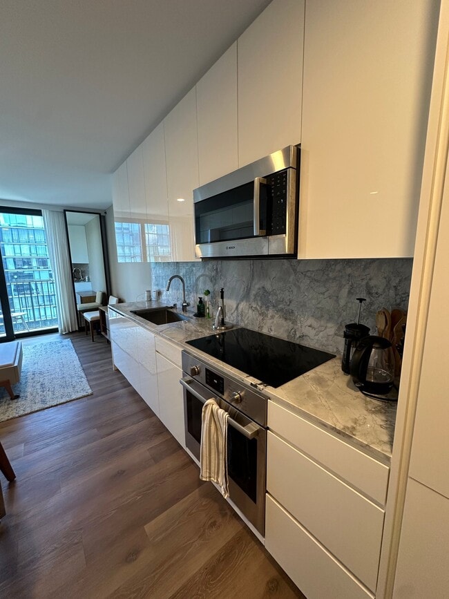 Photo - 987 Queen St Unit 3908