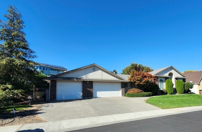 Photo - Beautiful Craftsman Style Rambler Must See!!