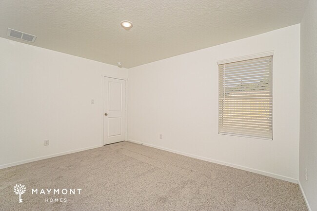 Photo - 10203 Bridgton Mill