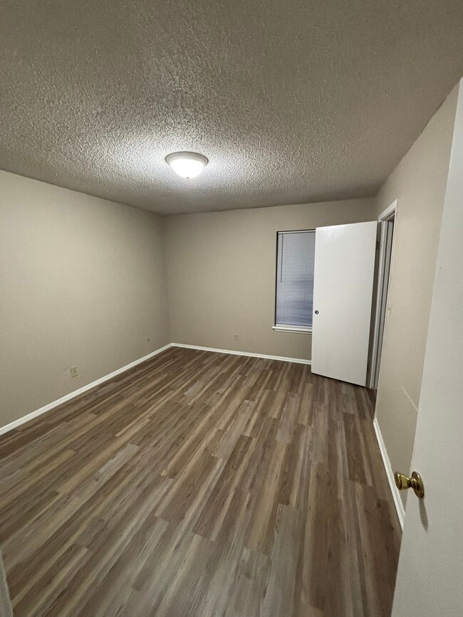 Photo - 641 N Betty Jo Dr