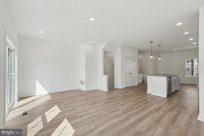 Photo - 36110 Wilderness Shores Way