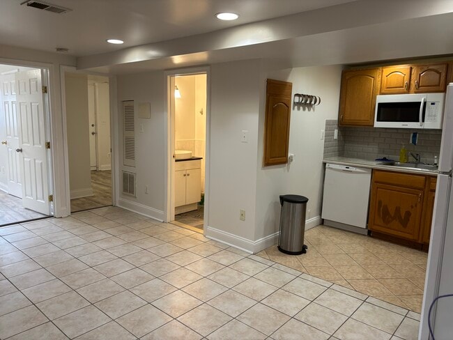 Photo - 136 Bryant St NW