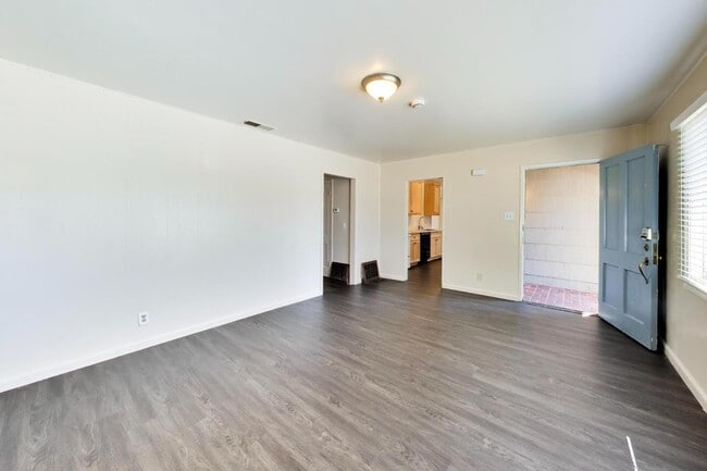 Photo - 795 Locust St